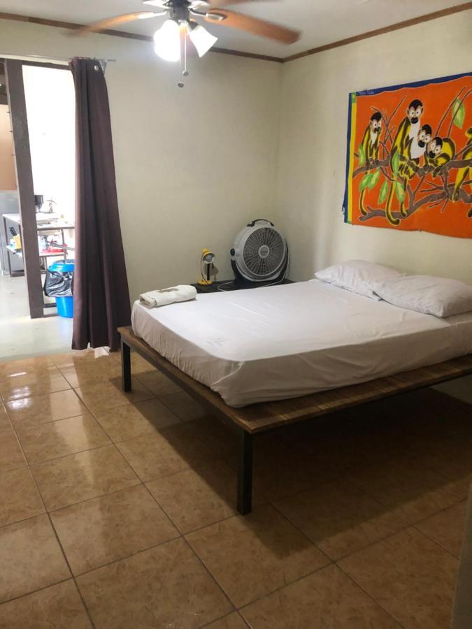 Be My Guest Cabinas Puerto Viejo de Talamanca Exterior photo