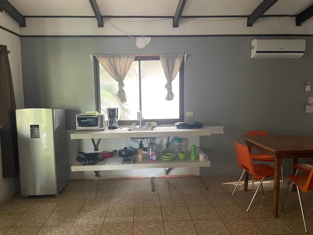 Be My Guest Cabinas Puerto Viejo de Talamanca Exterior photo