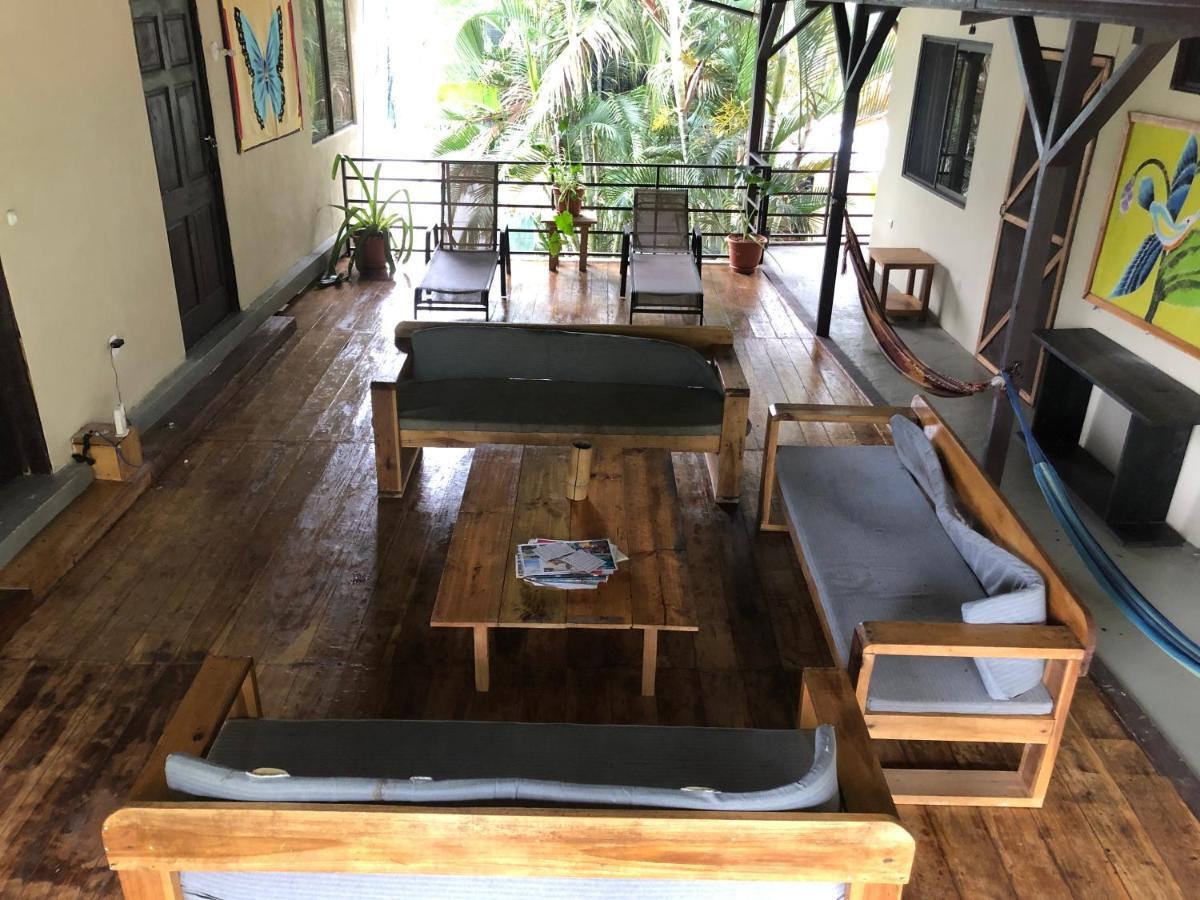 Be My Guest Cabinas Puerto Viejo de Talamanca Exterior photo